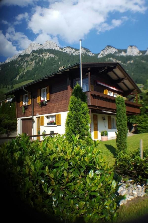 Free Spirit Chalet Fluehli Bagian luar foto